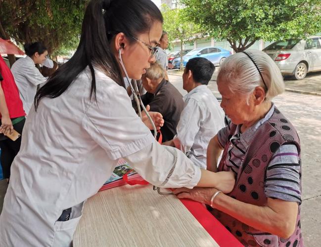 毕上教育公务员考试申论高分范文《扶贫先扶志,扶贫必扶智》 毕上教育公务员考试申论高分范文《扶贫先扶志,扶贫必扶智》